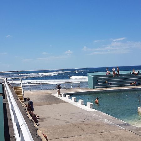 Arena Luxury Beachfront Apartment นิวแคสเซิล ภายนอก รูปภาพ