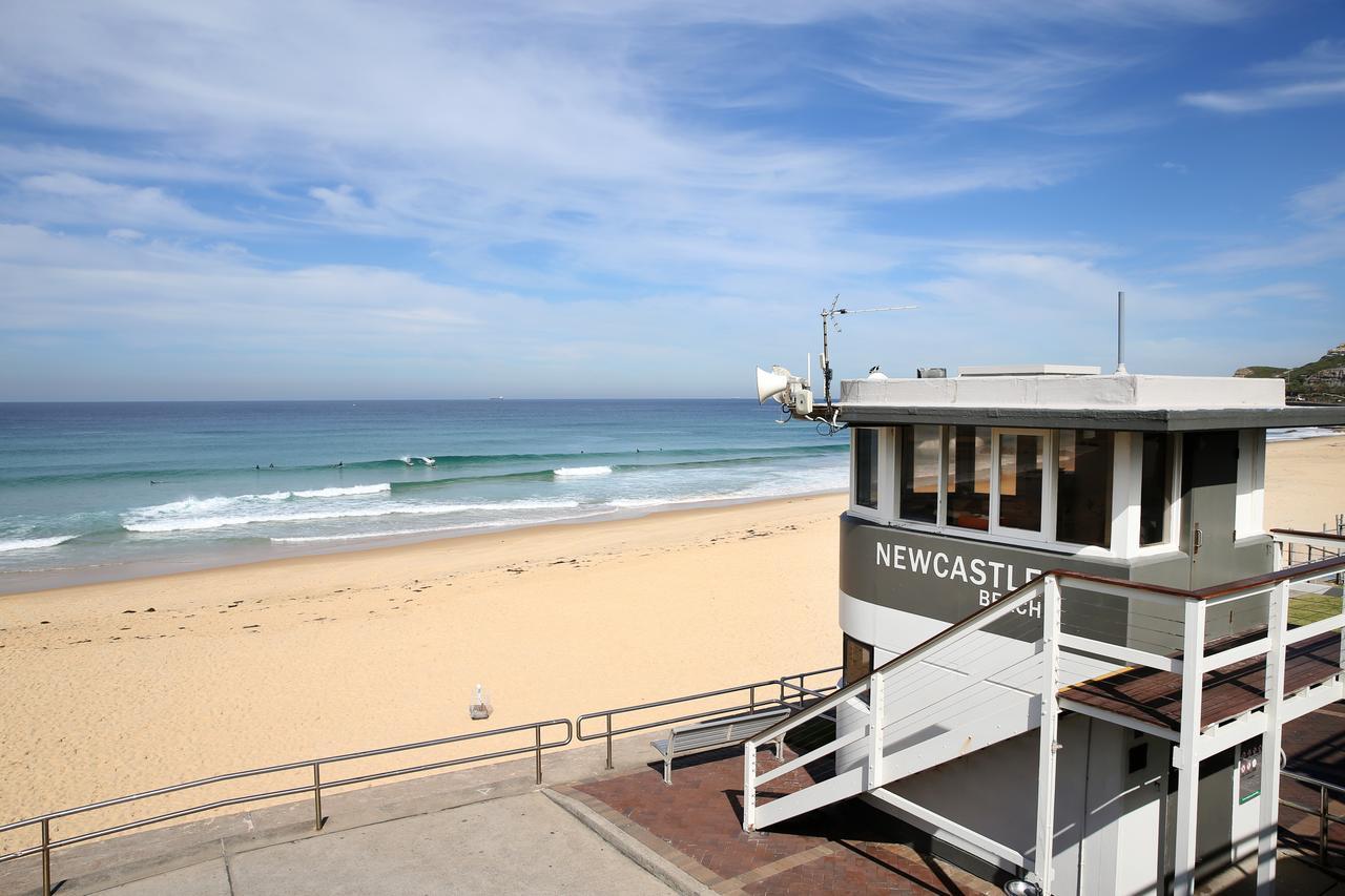 Arena Luxury Beachfront Apartment นิวแคสเซิล ภายนอก รูปภาพ